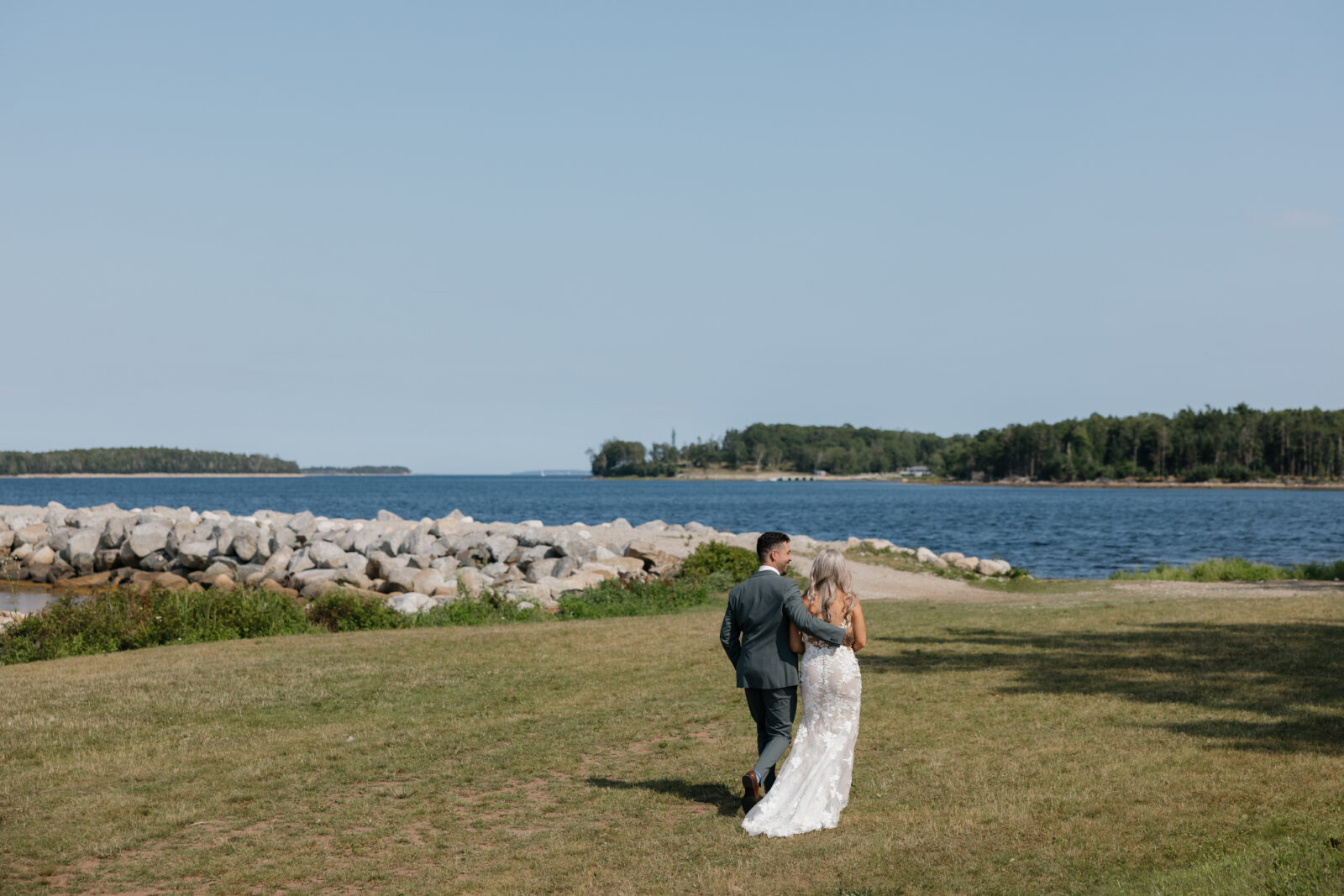 5 Things My Wedding Couples Are Doing That Just Make Sense; Wedding photographer based in Nova Scotia; Janelle Connor Photography