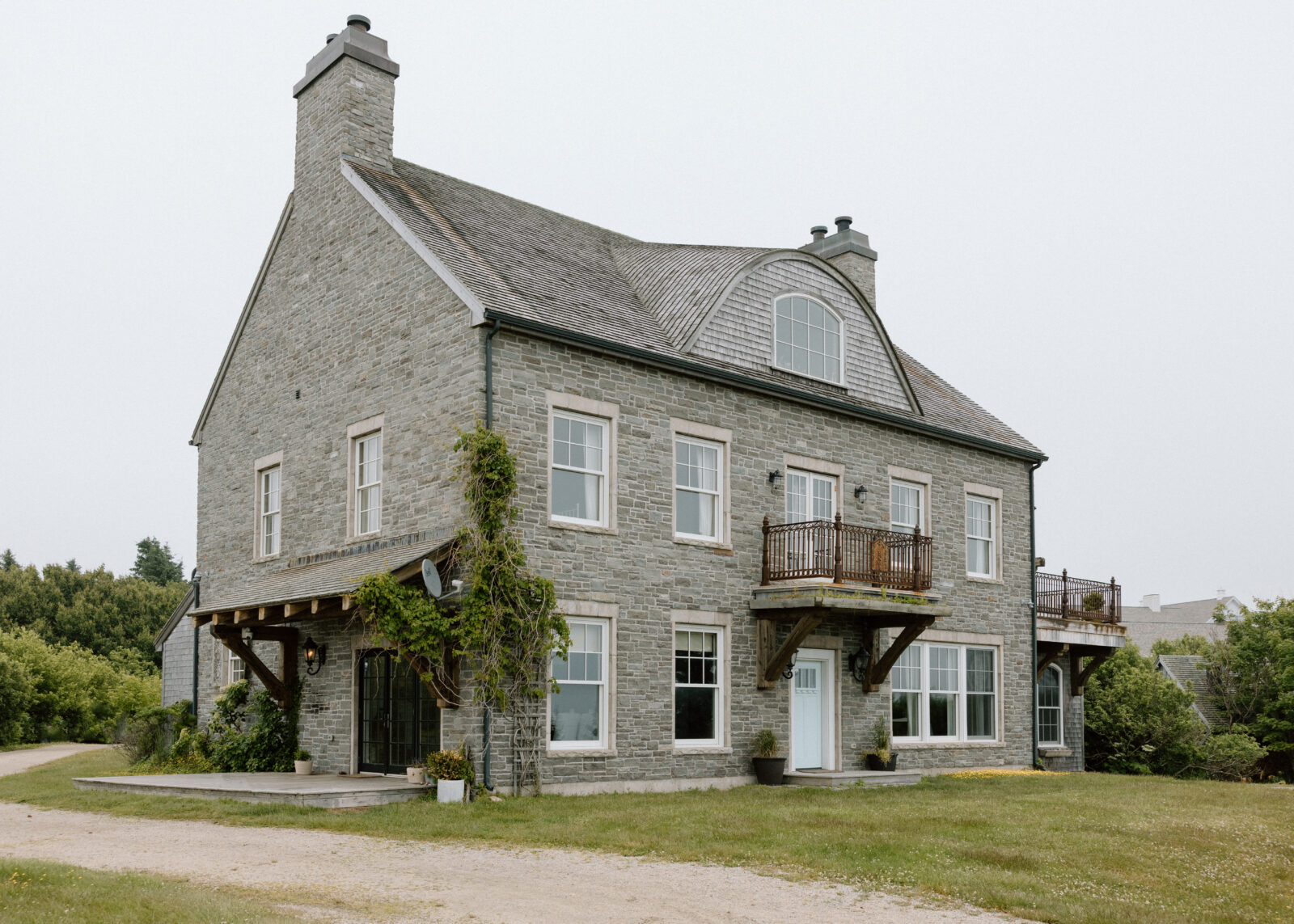 Intimate Elopement at Harbour Mist; Wedding photographer based in Nova Scotia; Janelle Connor Photography