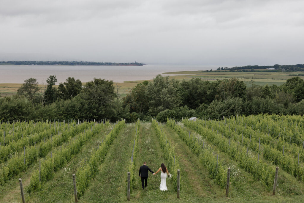 A Modern Luxury Wedding at Lightfoot & Wolfville; Wedding photographer based in Nova Scotia; Janelle Connor Photography