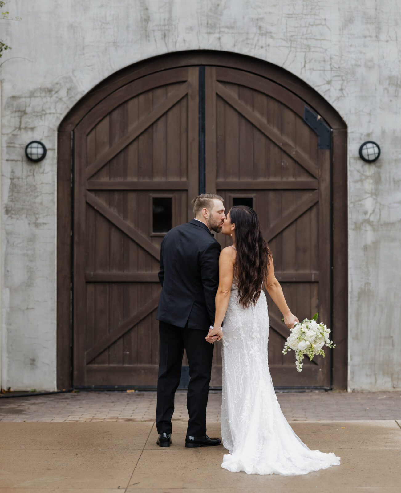 A Modern Luxury Wedding at Lightfoot & Wolfville; Wedding photographer based in Nova Scotia; Janelle Connor Photography